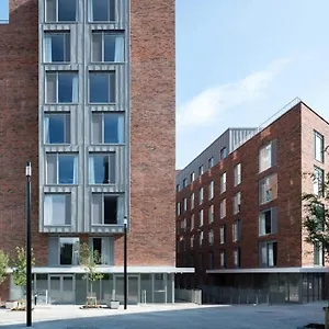 Stylish & Private At Binary Hub In Appartement